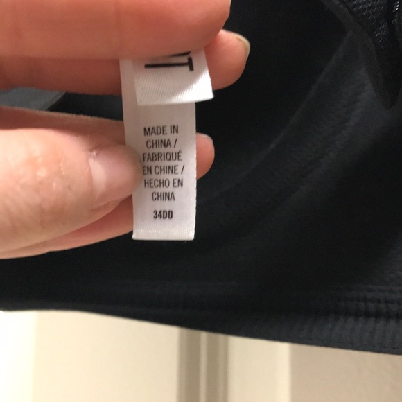 Victoria’s Secret sports bra - Picture 3 of 3